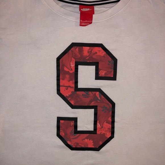 Nike Women’s Baseball Tee - Picture 3 of 3